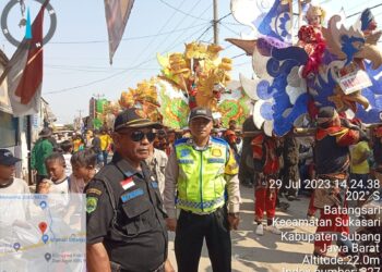Pastikan Resepsi Hajatan Warga Kondusif, Bhabinkamtibmas Polsek Pamanukan Lakukan Pengamanan