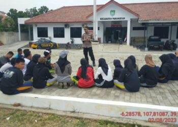 Sambangi Calon Paskibra Kecamatan, Kapolsek Pamanukan Berikan Motivasi