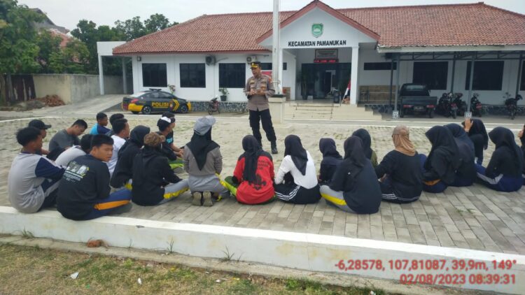 Sambangi Calon Paskibra Kecamatan, Kapolsek Pamanukan Berikan Motivasi