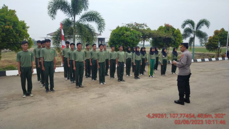 Cek Kesiapan Calon Paskibra Kecamatan Sukasari, Kapolsek Pamanukan Turun Langsung Melatih