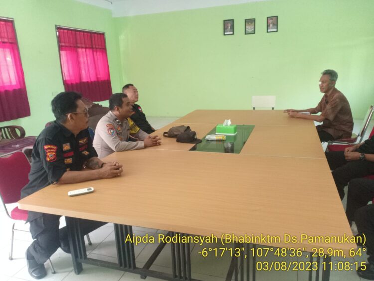 Jaga Kamtibmas di Lingkungan Pendidikan Menengah Atas, Bhabinkamtibmas Polsek Pamanukan dan FKPM Sambangi SMK Swasta
