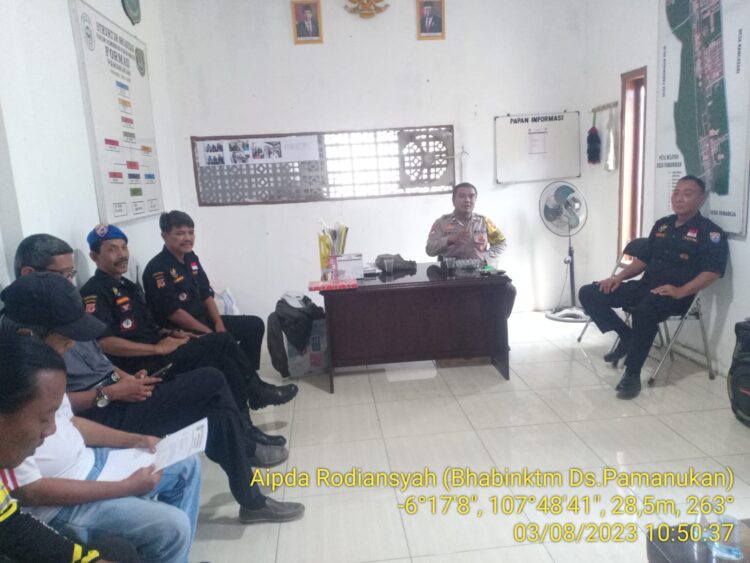 Samakan Persepsi dalam Menjaga Kamtibmas, Bhabinkamtibmas Polsek Pamanukan Hadiri Rapat Rutin FKPM