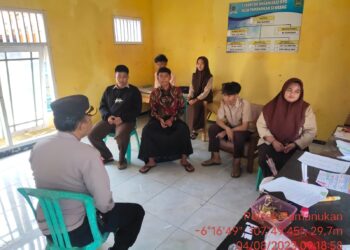 Sambangi Pelajar yang Sedang PKL, Kapolsek Pamanukan Berikan Motivasi dan Pesan Kamtibmas