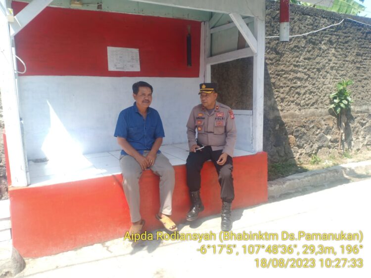 Serap Informasi Kamtibmas, Kapolsek Pamanukan Sambangi Ketua RW