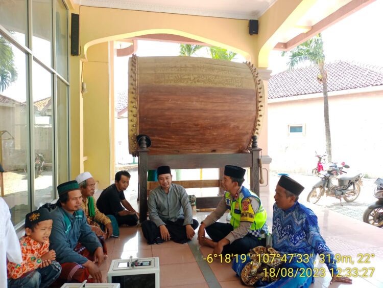 Melalui Jum’at Keliling, Bhabinkamtibmas Polsek Pamanukan Serap Curhatan Masyarakat