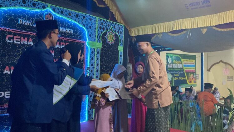 DKM Jamie’atul Khoer Al-Amanah Berbagi Kebahagiaan Bersama 78 Anak Yatim saat Gema Muharram
