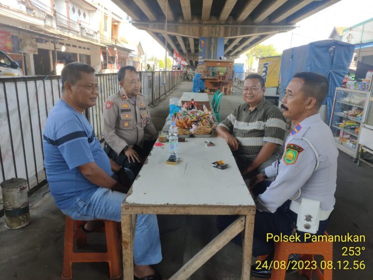 Sambangi Pedagang Kaki Lima, Kapolsek Pamanukan Coffee Morning Bersama Tokoh Masyarakat