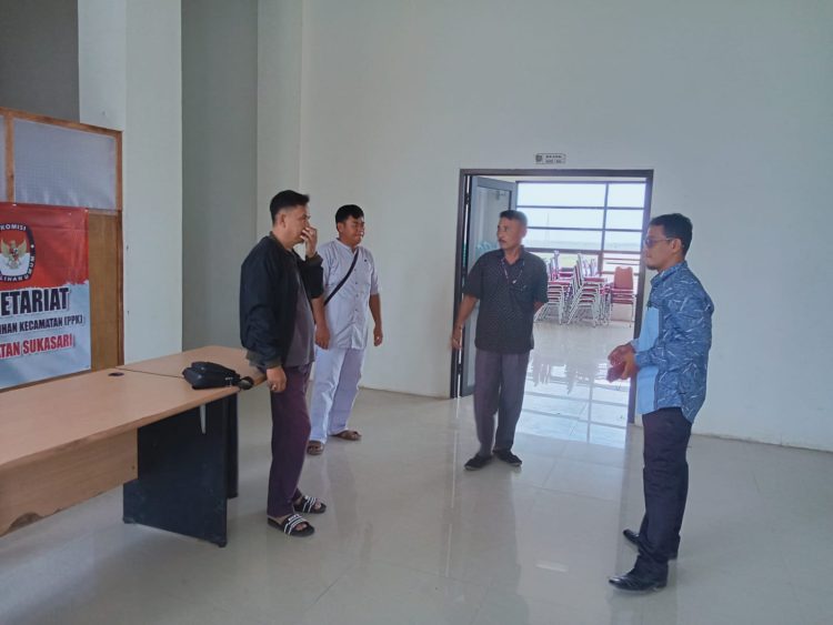 Pastikan Logistik Pemilu Aman, Panwascam Sukasari Cek Gudang Penyimpanan