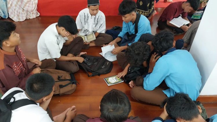 Masjid Hijau DAHANA Jadi Tempat Pesantren Kilat SMPN 2 Cibogo, Hadirkan Beragam Kegiatan Ramadhan