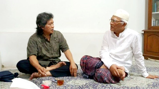 Korupsi dalam Pandangan Gus Mus dan Cak Nun: Penyakit Moral yang Menghancurkan Bangsa