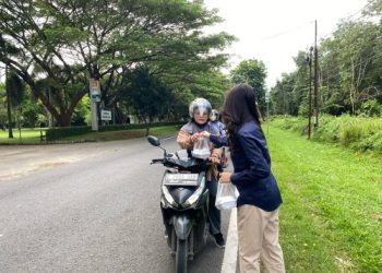PT DAHANA Gelar Program MAGRIB, Bagikan Takjil untuk Masyarakat