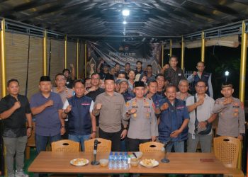 Wakapolres Subang Hadiri Buka Puasa Bersama Media Secara Serentak via Zoom