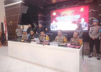 Dari Main Sarung, Akhirnya Main Tusuk, Ujungnya Diciduk