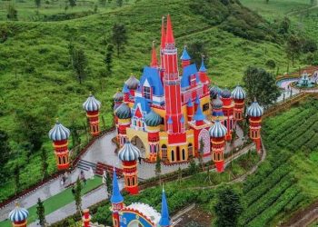 Flora Wisata D’Castello, Destinasi Favorit Libur Lebaran 2025