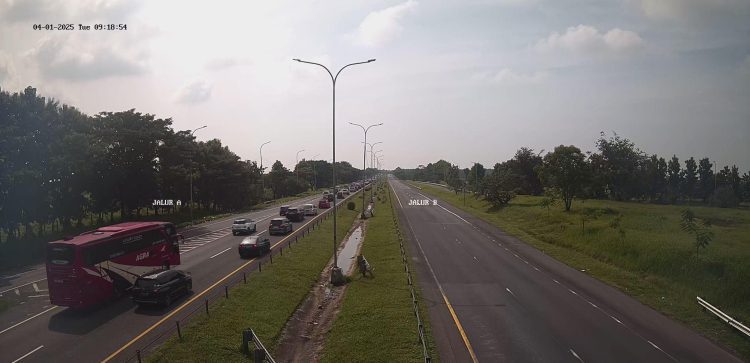 Peningkatan Volume Kendaraan di Tol Cipali, Contra Flow Diterapkan untuk Kelancaran Lalu Lintas