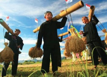 10 Alasan Kenapa Orang Sunda Itu Bikin Betah (Termasuk Kalau Jadi Mertua)