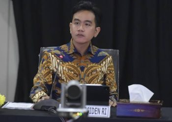 Gibran Didesak Mundur oleh Purnawirawan TNI, Ini Tanggapan Pemerintah dan Pakar Politik