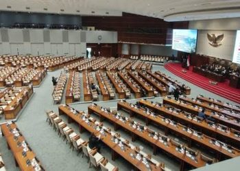 Rapat Paripurna DPR Diwarnai Kontroversi: Izin Dianggap Hadir, Kuorum Dipertanyakan