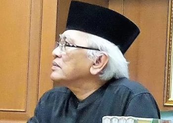 Tenang dalam Kekacauan ala Gus Mus (KH. Mustofa Bisri)