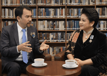 Negara di Hadapan Cermin Moral: Surat Terbuka Connie Rahakundini Bakrie