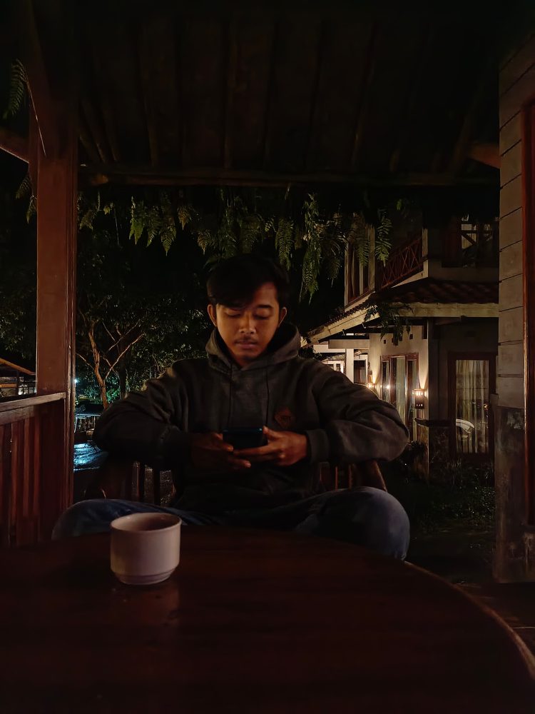 Subang di Antara Panggung dan Pemakaman