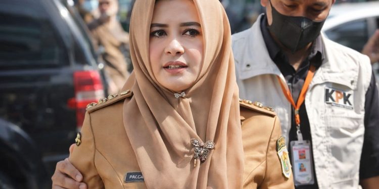 Gubernur Membantah, Fadia Resmi Jadi Tersangka KPK