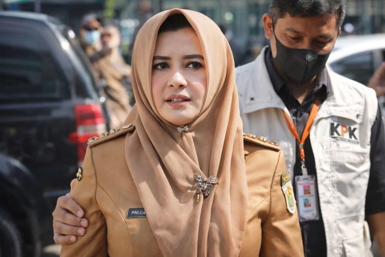 Gubernur Membantah, Fadia Resmi Jadi Tersangka KPK