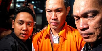 OTT Cilacap, KPK Tetapkan Bupati dan Sekda sebagai Tersangka