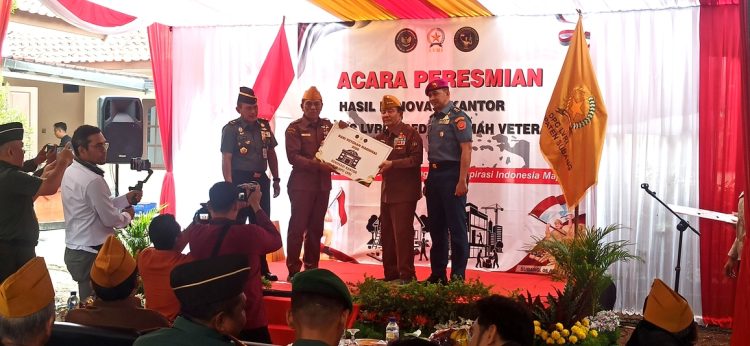 Peringati Hari Veteran Nasional, Kemenhan Hadirkan Renovasi Kantor LVRI dan Bedah Rumah Veteran