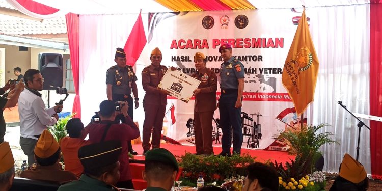Peringati Hari Veteran Nasional, Kemenhan Hadirkan Renovasi Kantor LVRI dan Bedah Rumah Veteran